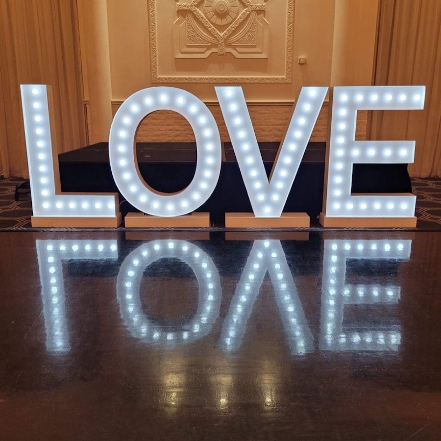 Light Up Love Letters for hire Melbourne